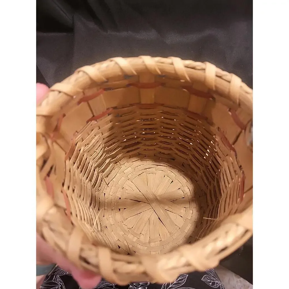 Vintage 1987 Hand Made Basket By L STREVIG ROUND WITH HANDLE With Apples